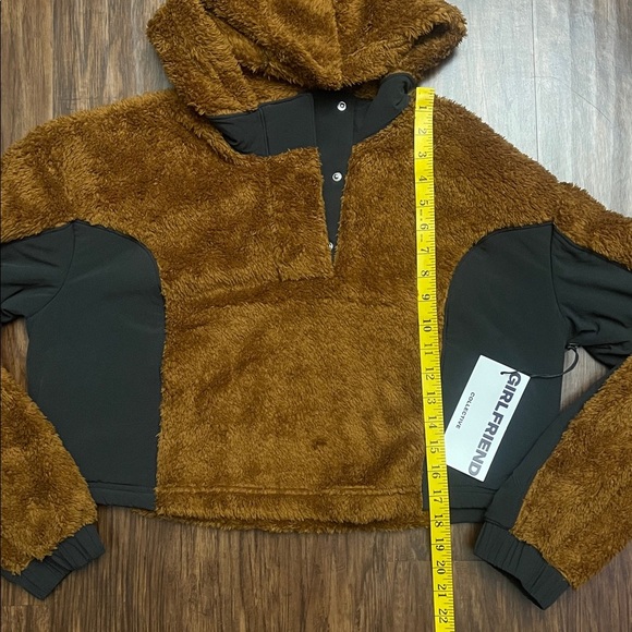 NWT GIRLFRIEND COLLECTIVE- Fleece Cropped Anorak Brown black Large - Picture 4 of 9